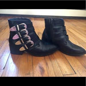 BLACK BUCKLE ANKLE BOOTS